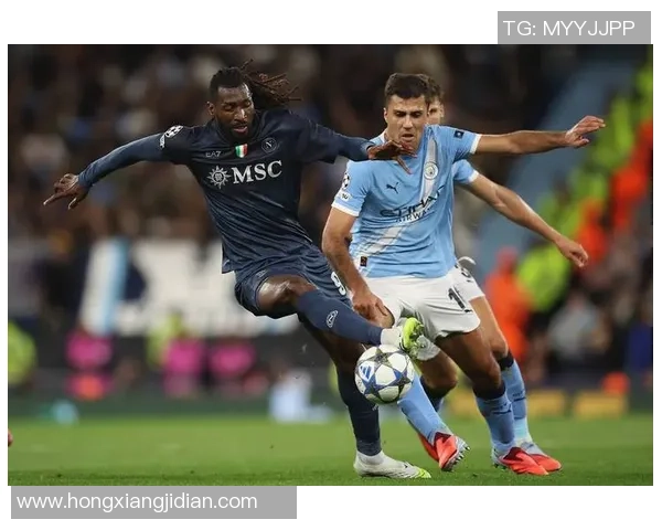 曼城友谊赛大胜那不勒斯帽子戏法引发全场欢呼与热议